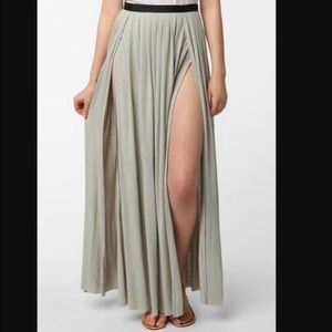 UO // maxi skirt